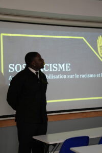 Florian, membre de SOS Racisme lors de l'atelier de sensibilisation de l'ISJF.