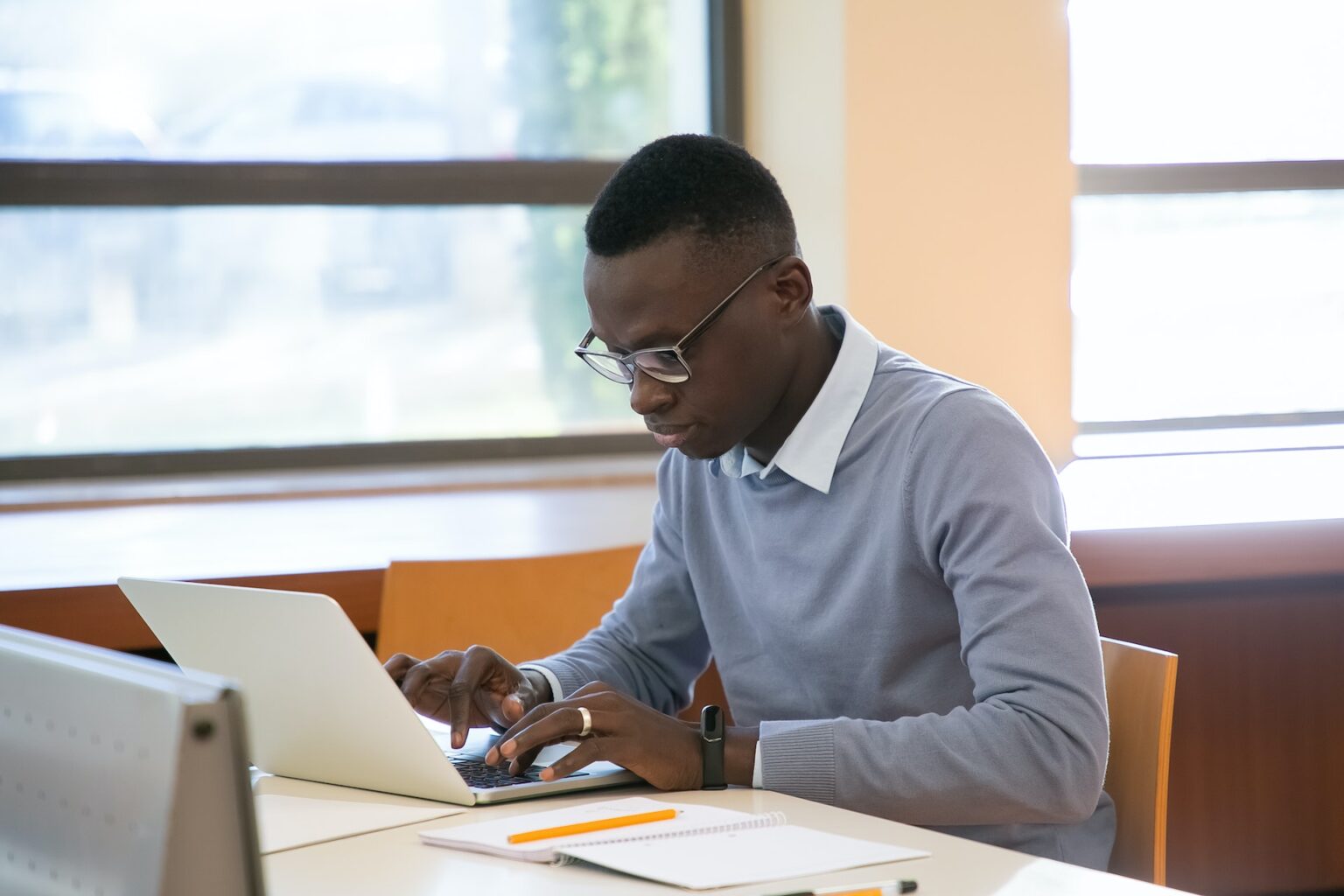 Devenir journaliste scientifique formation, compétences et débouchés — free download