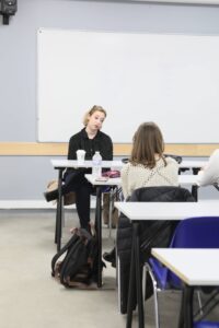 Victoire Chevreul durant la formation de Reporter de Guerre à l'ISFJ.